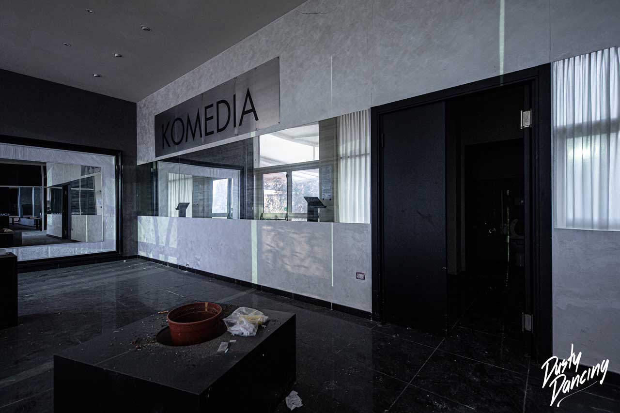 discoteca komedia abbandonata